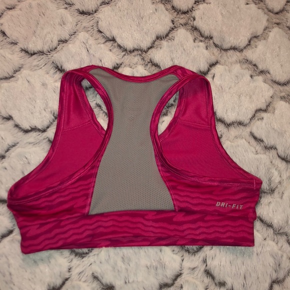 Nike sports bra - Picture 3 of 3